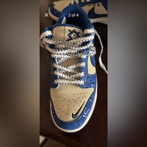 Jackie Robinson Nike Low-Top Sneakers in Navy Blue and Cream REPS